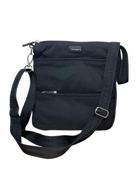 Lug Frommers Black Nylon Crossbody Bag Compact Practical Ajustable Zip Pockets